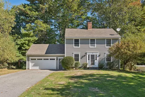 10 Foxwell Dr, Scarborough, ME 04074