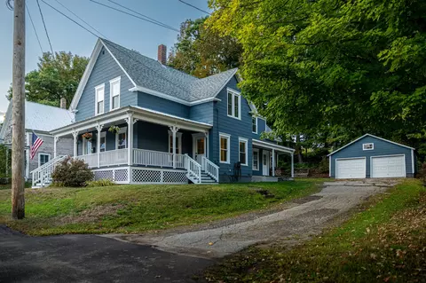 28 Searles St, Livermore Falls, ME 04254