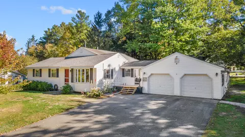 227 Park St, Farmingdale, ME 04344
