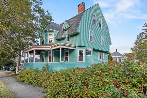 27 Norwood St, Portland, ME 04103