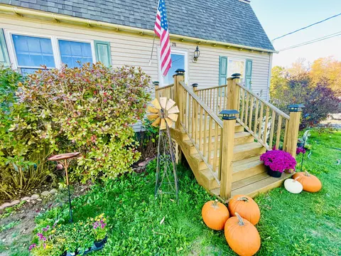 28 Messina Dr, Skowhegan, ME 04976