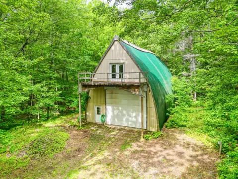 34 Gerber Ln, Monmouth, ME 04259