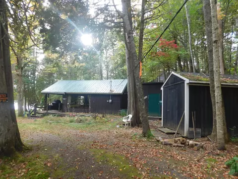 31 Swan Ln, Dexter, ME 04930