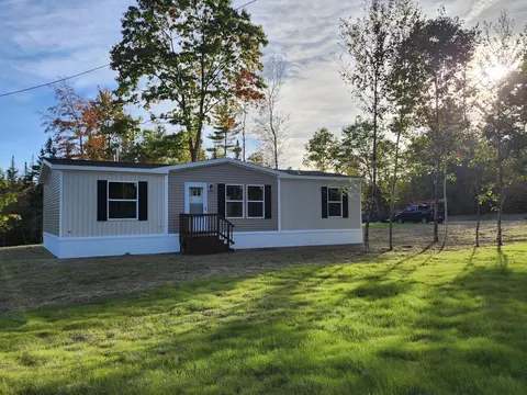 2 Gunners Way, Dresden, ME 04342