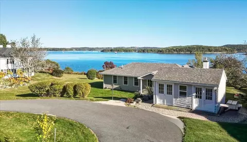 79 Perkins St, Castine, ME 04421