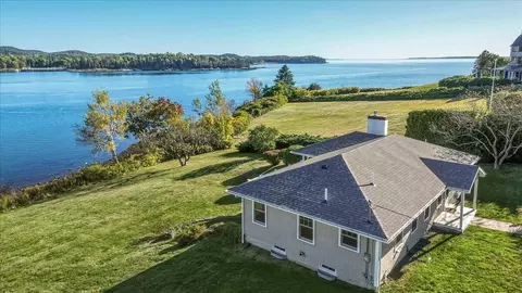 79 Perkins St, Castine, ME 04421