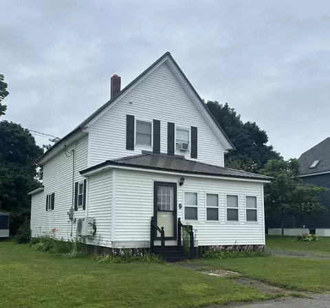 9 Maple St, East Millinocket, ME 04430
