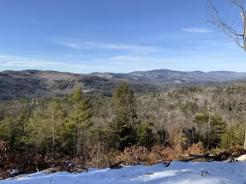 019 Bear Ln, Rumford, ME 04276