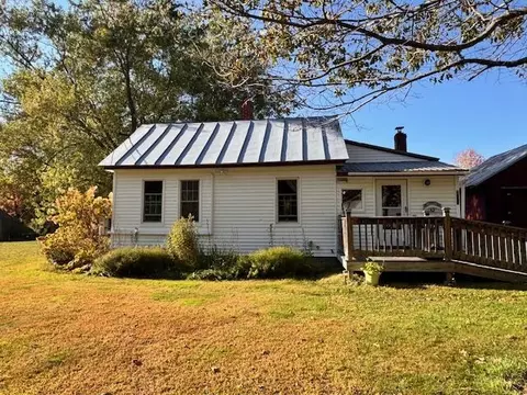 385 Lucy Knowles Rd, Farmington, ME 04938