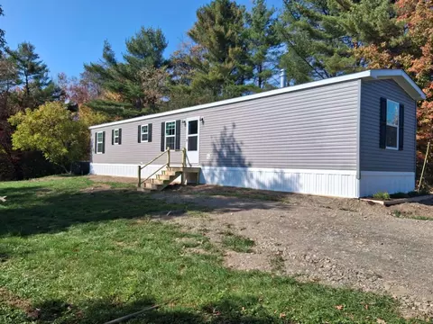 493 Main Rd, Charleston, ME 04422