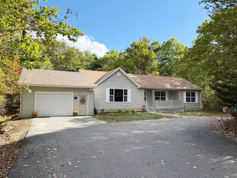 167 Lakes Ln, Ellsworth, ME 04605