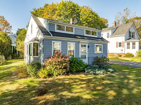9 Harden Ave, Camden, ME 04843