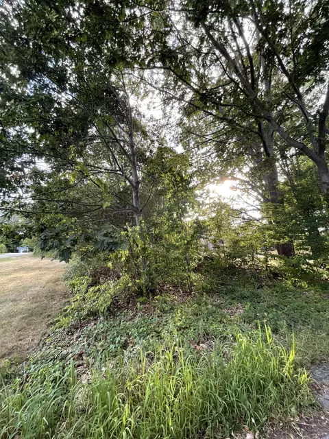 35 Leach Rd, Kittery, ME 03904