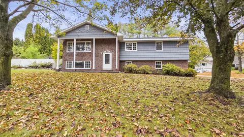 260 Montello St, Lewiston, ME 04240