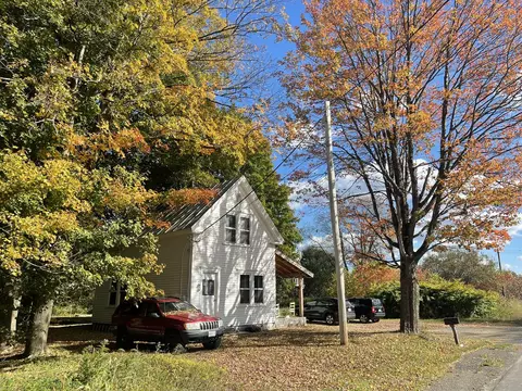 565 River Rd, Anson, ME 04958