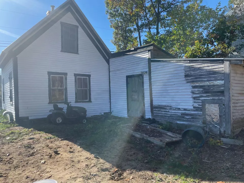 Exterior - 1310 West Rd, Waterboro, ME 04087 photo 2 of 4