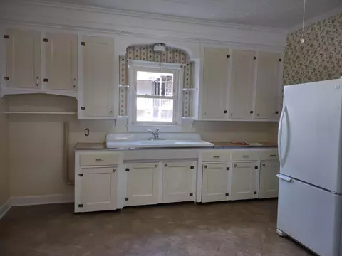 33 Washington St, Augusta, ME 04330 photo 2