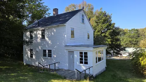 195 River Rd, Bucksport, ME 04416