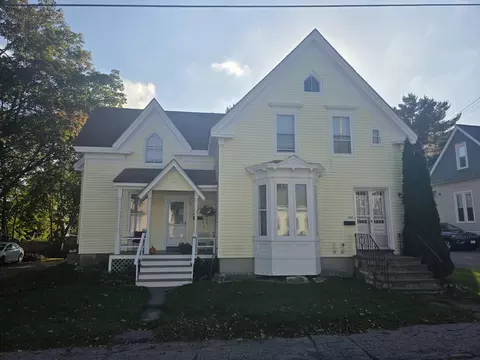 80 Rankin St, Rockland, ME 04841