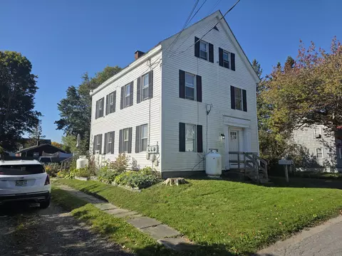 12 Gay St, Rockland, ME 04841
