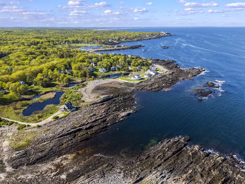 View/Area - 9 Intervale Rd, Cape Neddick, ME 03902 photo 2 of 8
