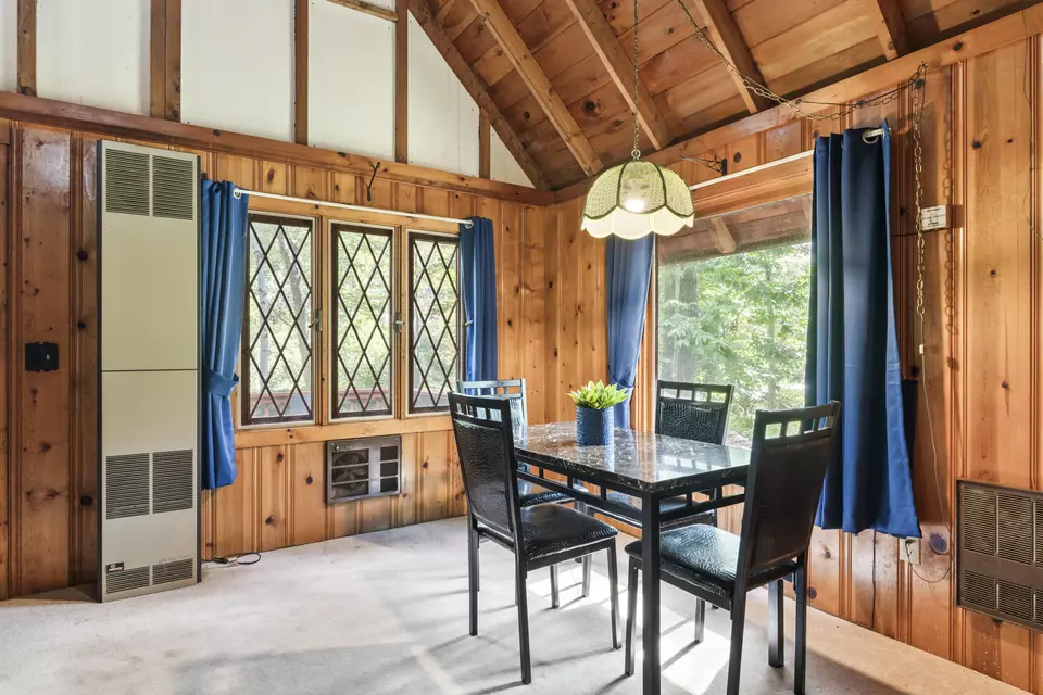Dining - 9 Intervale Rd, Cape Neddick, ME 03902 photo 1 of 1