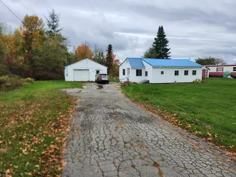 154 Main St, Palmyra, ME 04965