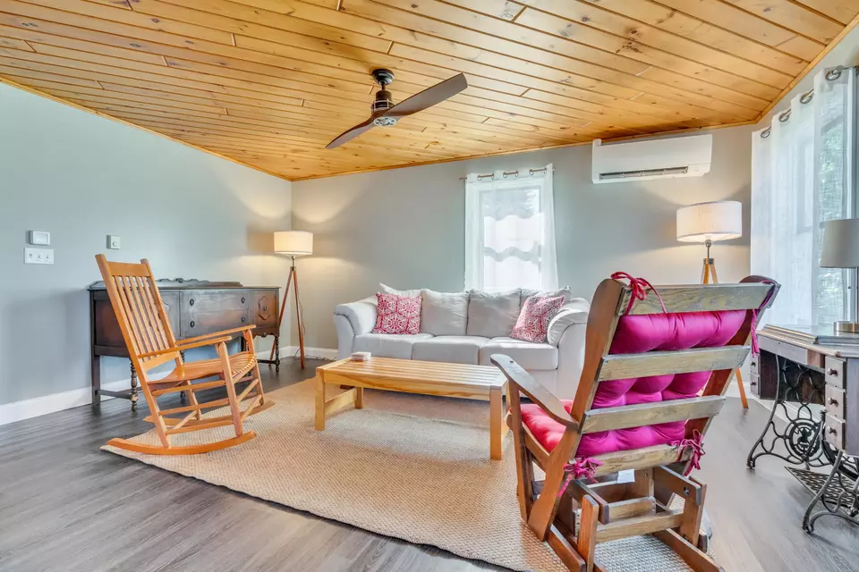 Living - 31 Leavitt Ave, Lewiston, ME 04240 photo 7 of 7