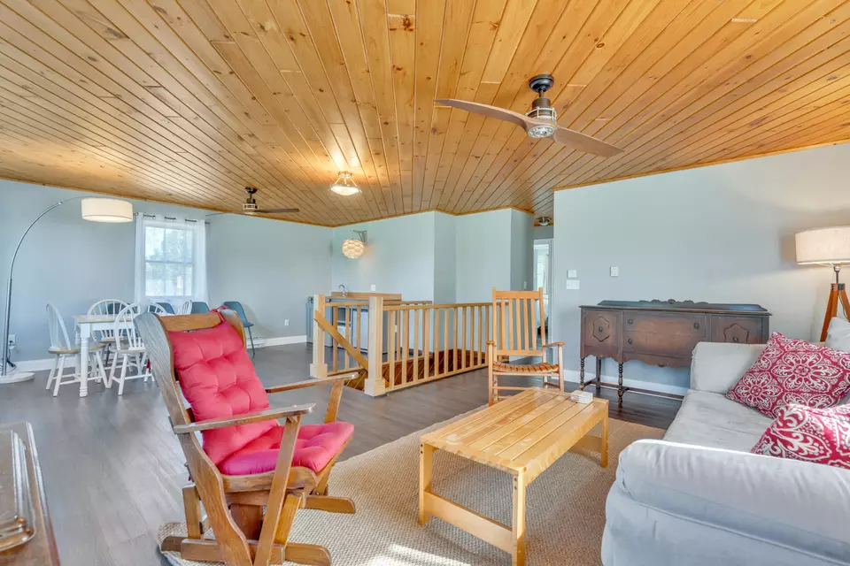 Living - 31 Leavitt Ave, Lewiston, ME 04240 photo 5 of 7