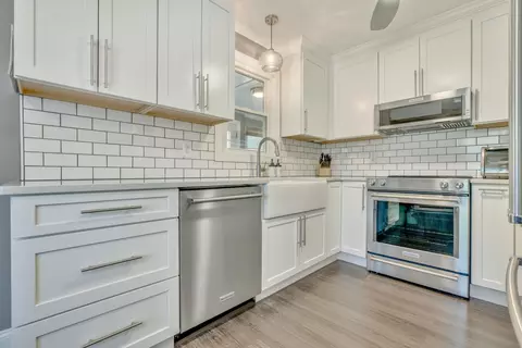 Kitchen - 31 Leavitt Ave, Lewiston, ME 04240 photo 1 of 1