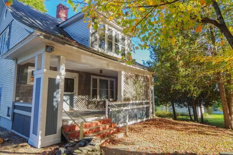 14 School St, Dexter, ME 04930