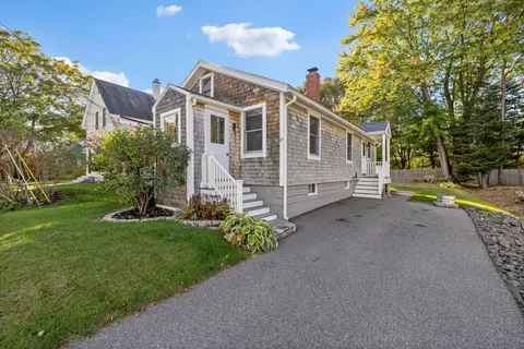 47 Brown St, Kennebunk, ME 04043