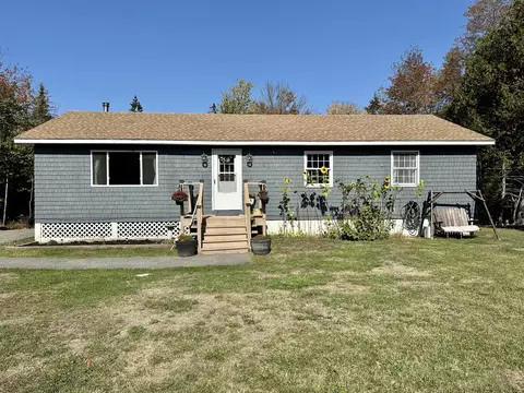 264 Cross Rd, Hancock, ME 04640