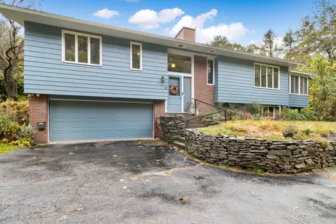 6 Glenview Ave, Lewiston, ME 04240
