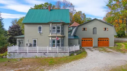 4 Beacon St, Livermore Falls, ME 04254