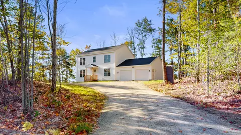 14 Shire Ln, Turner, ME 04282