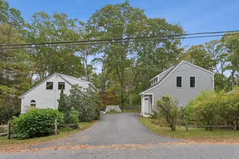 4 Sandy Beach Rd, Freeport, ME 04032