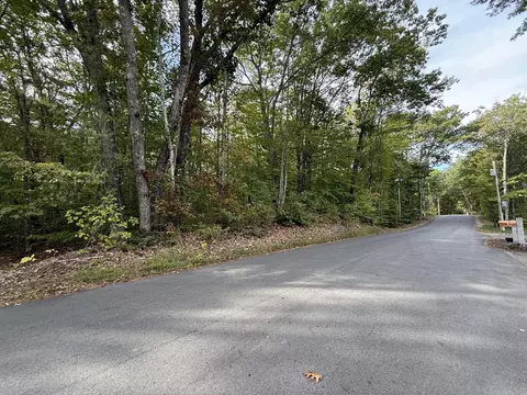 927 W Shore Dr, Acton, ME 04001