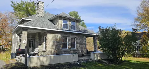 9 School St, Presque Isle, ME 04769