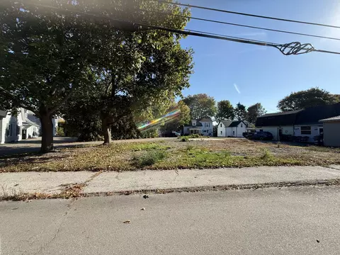 11 Grays Ln, Old Town, ME 04468