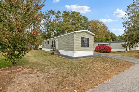 50 Pheasant Rd, Saco, ME 04072