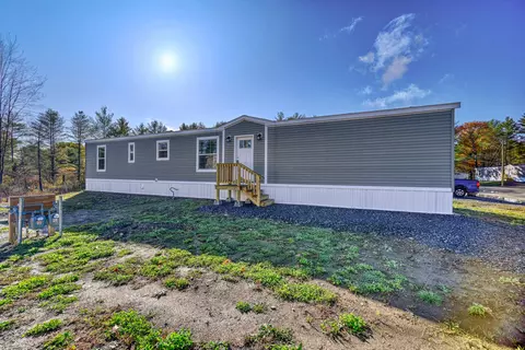 4 Valerie Ln, Waterville, ME 04901