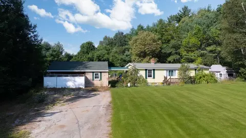 62 North St, Mechanic Falls, ME 04256