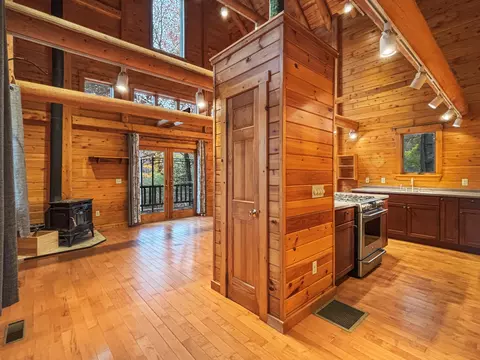 17 Klimavicz Rd, Dover Foxcroft, ME 04426