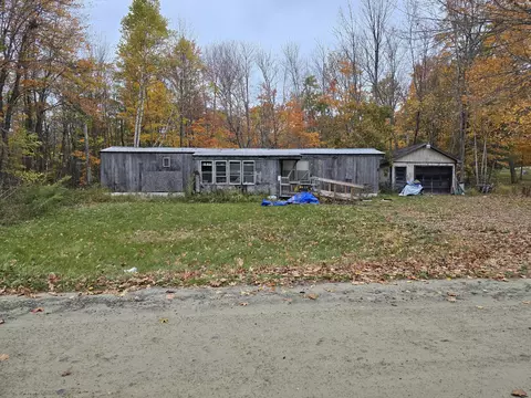 8 Outlet Rd, Augusta, ME 04330