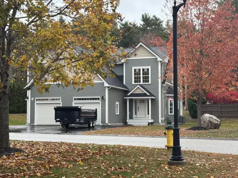 16 Harvest Hill Ln #2, Auburn, ME 04210