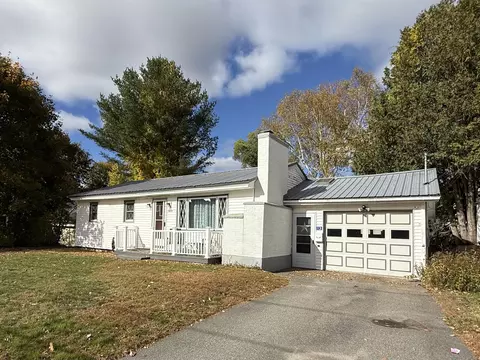 13 Colony Pl, Millinocket, ME 04462