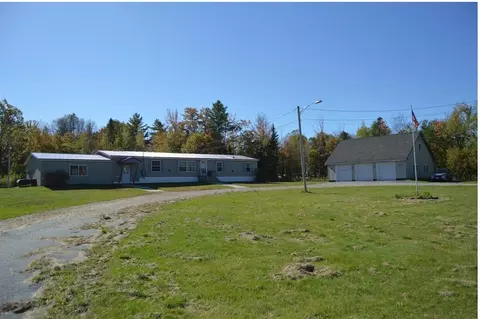 21 Stonewall Dr, Livermore, ME 04253
