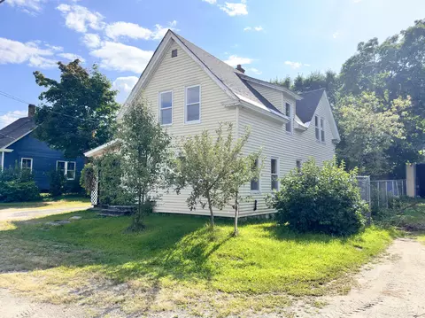 122 Knox St, Millinocket, ME 04462