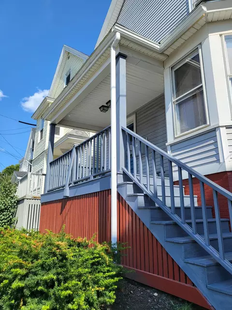 14 Boynton St, Portland, ME 04102